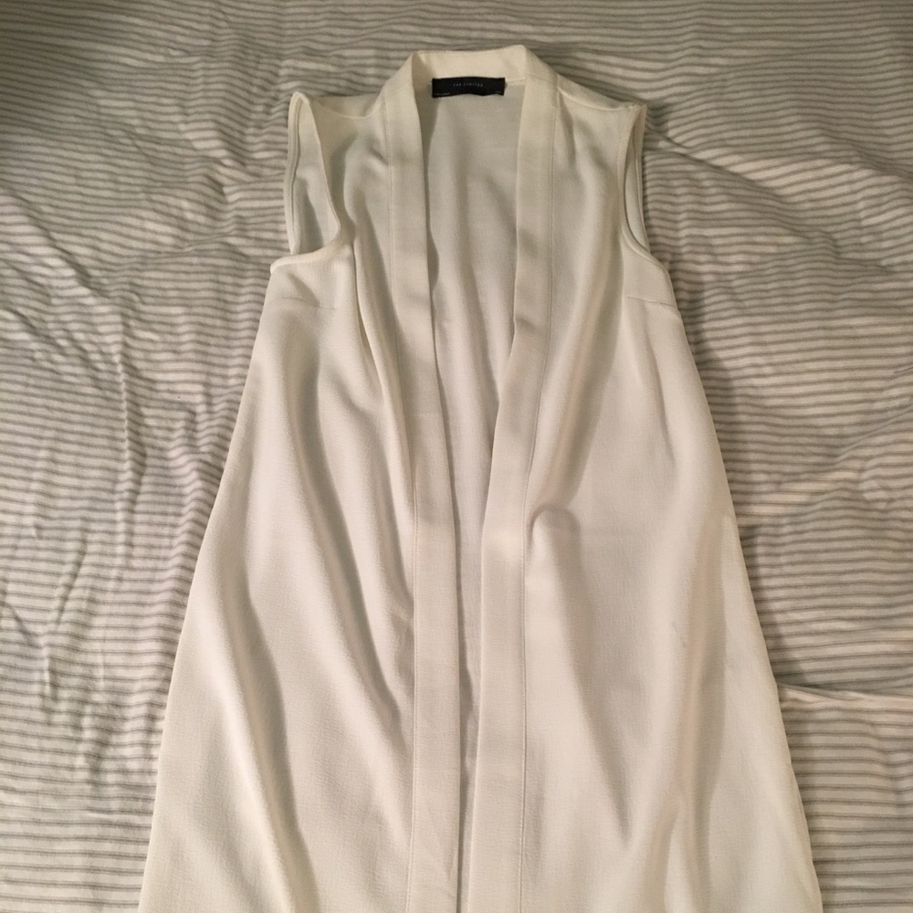 Sleeveless cardigan blazer